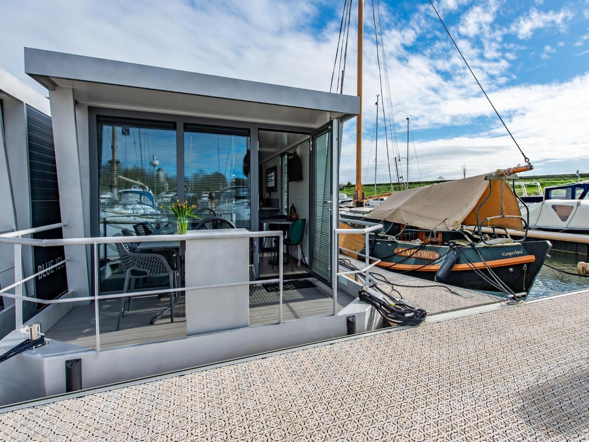 Waterlodge Blue Lagoon On A Jetty For 4 People Kamperland Εξωτερικό φωτογραφία